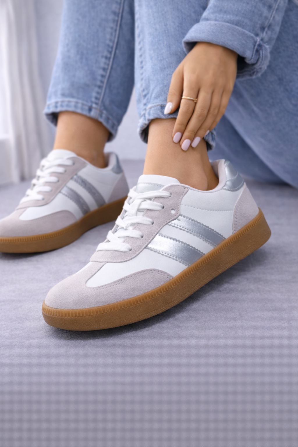 AECC5A0B-A602-40C5-B41B-C1E19374BFFD